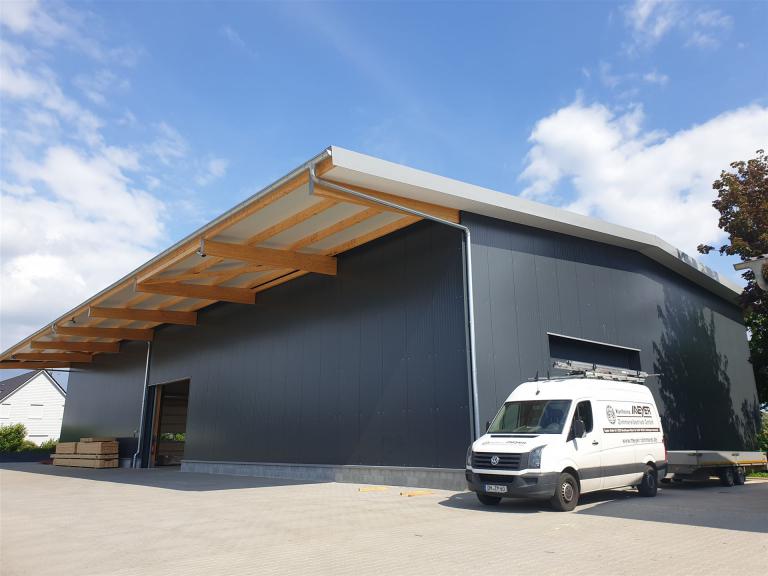 Fertigstellung der Halle